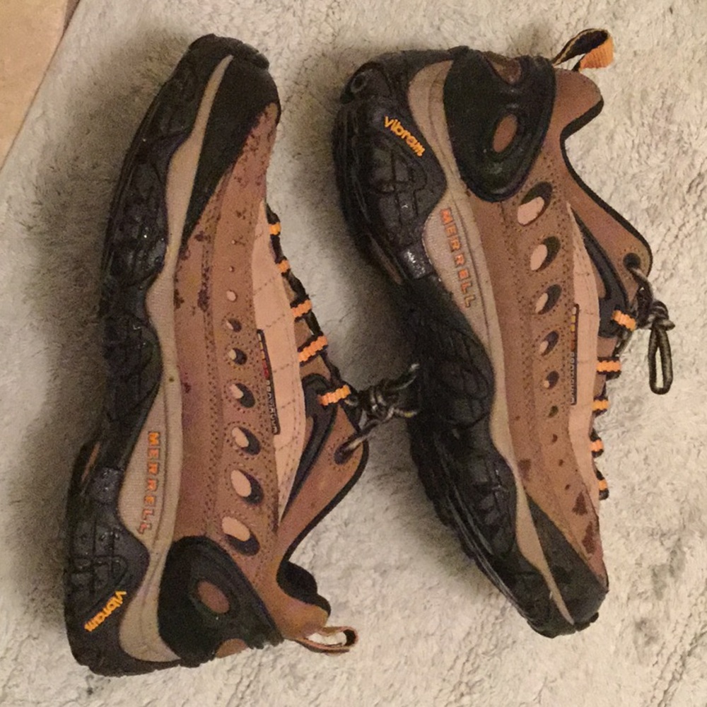 Merrell Vibram hiking shoes size 8. EUC